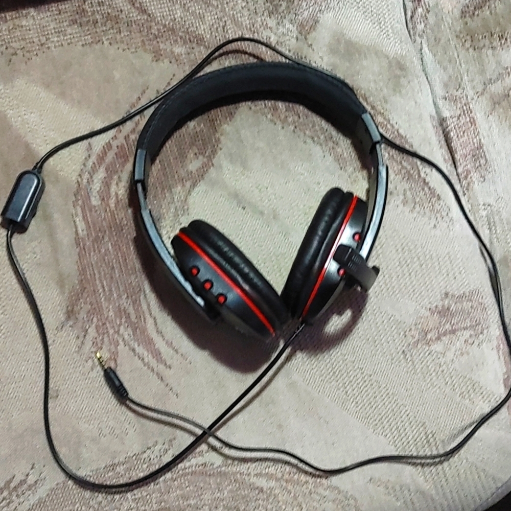 Wired Headphones